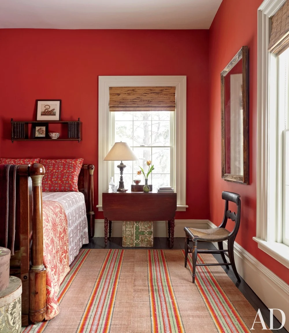Красный цвет стен в интерьере 23 Bedroom Decor Ideas for A Perfectly Pretty Space Bedroom red, Bedroom colors,