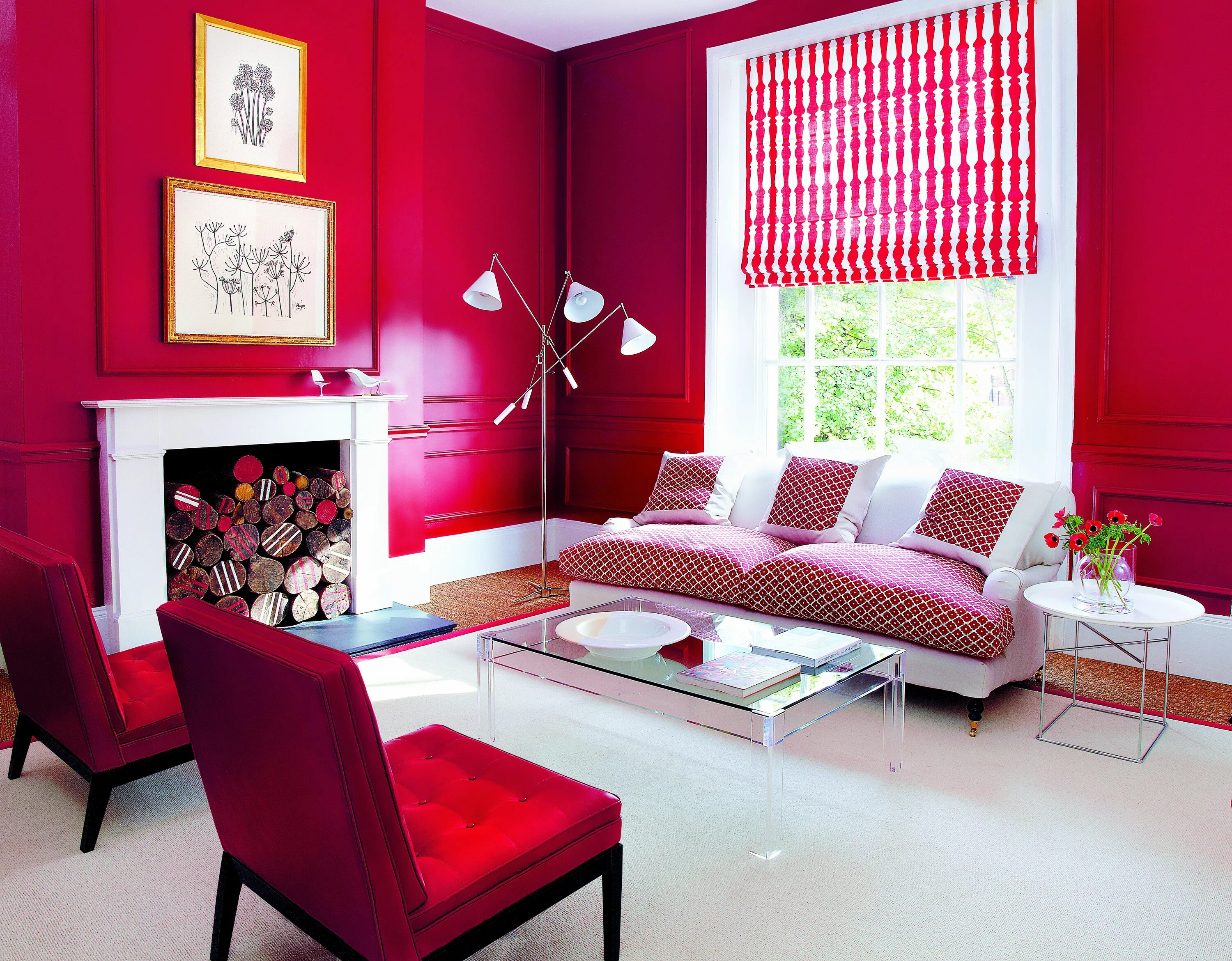 Красный цветок в интерьере Walls in Incarnadine Estate Eggshell. Fireplace, skirting and windows in All Whi
