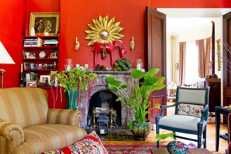 Красный цветок в интерьере Pin de Alla en Colorful Interiors Casitas