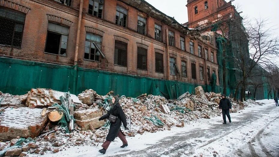 Красный треугольник фото СК начал доследственную проверку обрушения стены "Красного треугольника"