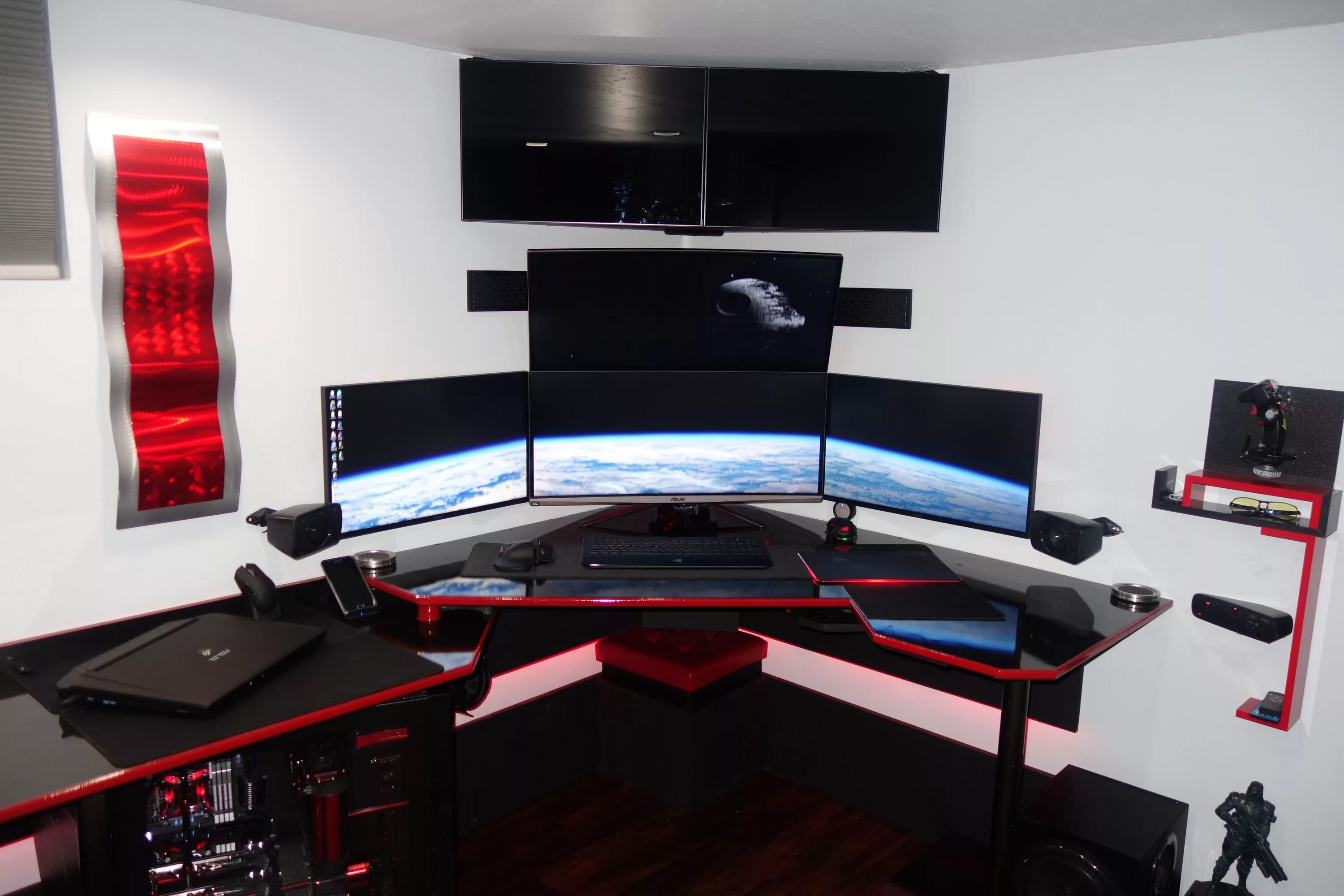 Красный угловой стол фото PC set up Game room, Home, Room setup