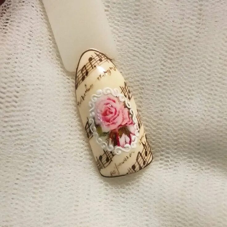 Красный винтажный маникюр Instagram photo by екатерина николаева * Apr 10, 2016 at 3:24pm UTC Vintage nail
