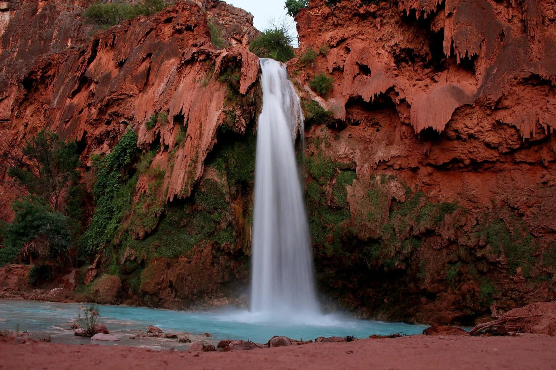 Красный водопад фото Havasu Falls in the Grand Canyon (just outside the National Park in the Havasupa