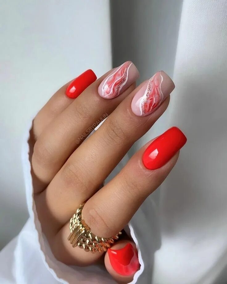 Красный яркий маникюр на квадратные ногти Типичный Маникюр's album in 2021 Red nails, Red ombre nails, Bright nail designs