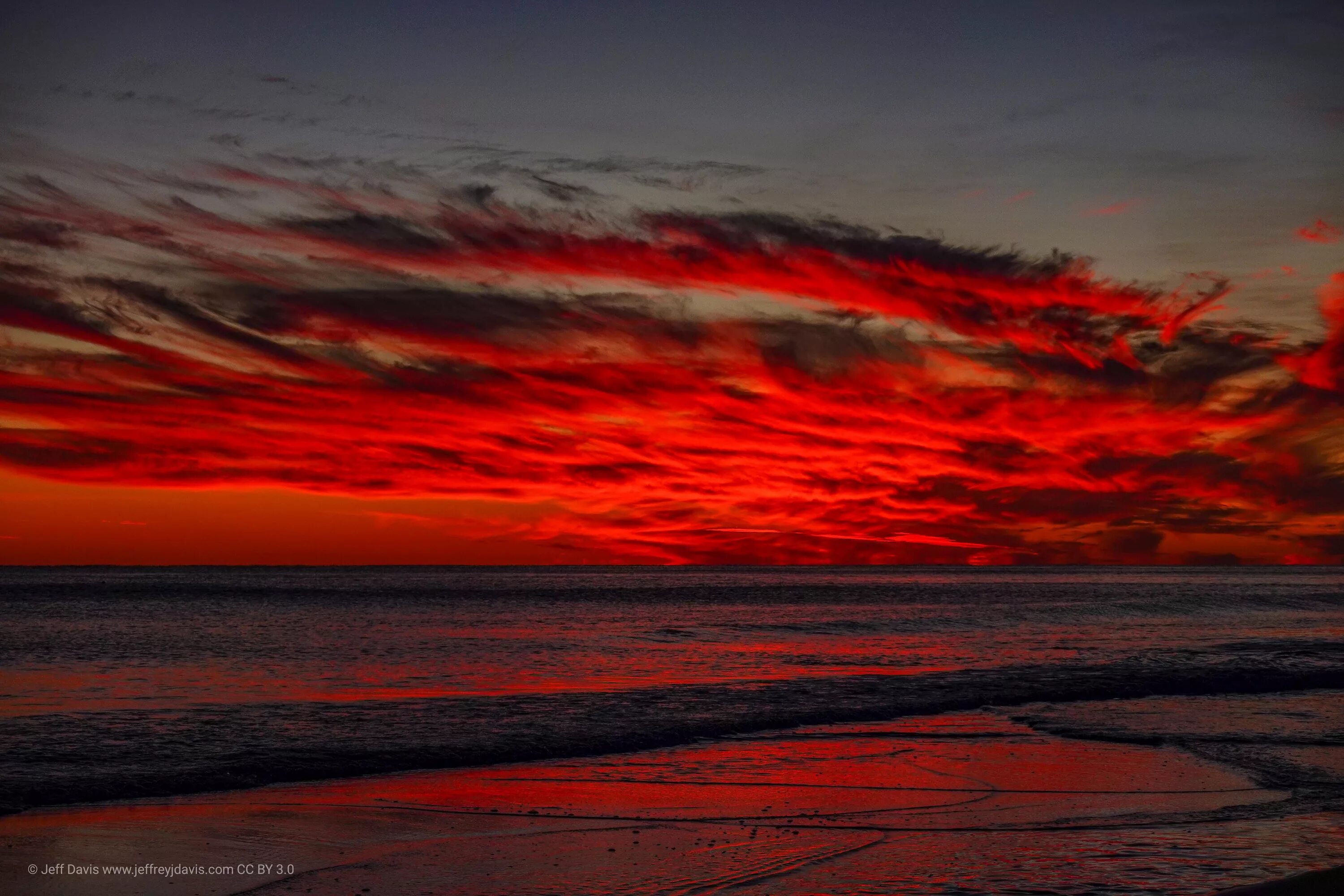 Красный закат на море фото 5472 x 3648 OC A few minutes after the sun went below the horizon over the Gulf 