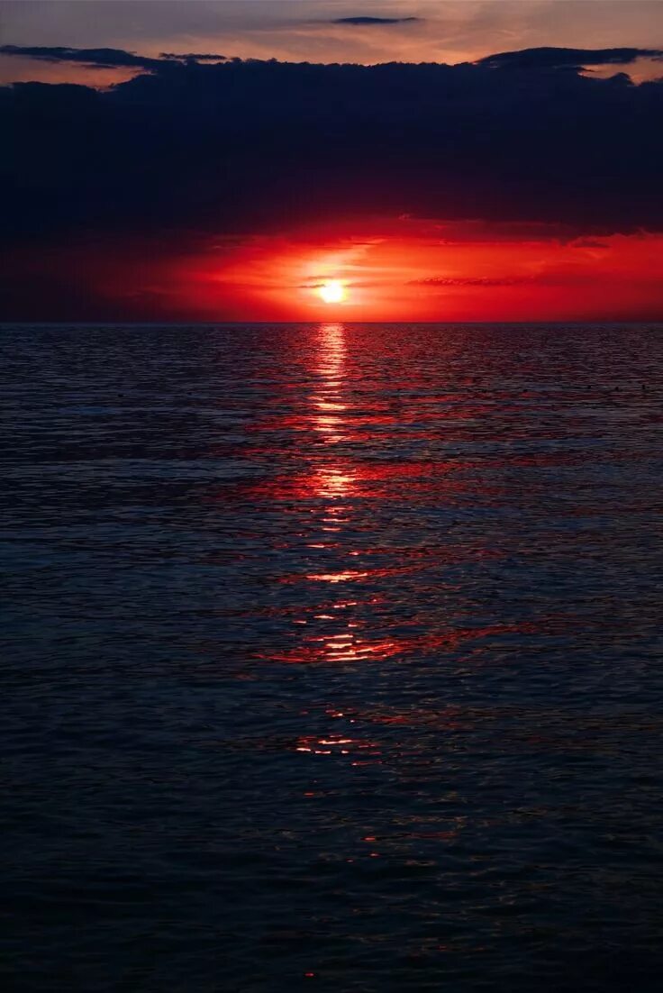 Красный закат на море фото Красный закат на море Пейзажи, Живописные пейзажи, Закаты
