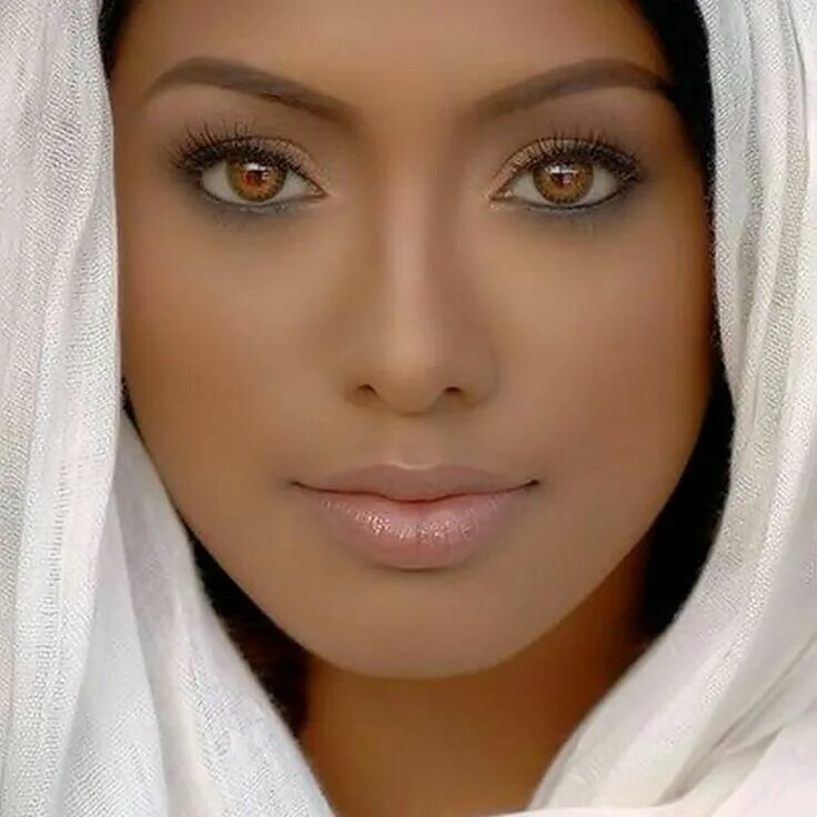 Красота глаз фото Pin by Laercio Villalba on Rostos e Olhos Beauty face, Stunning eyes, Brown girl