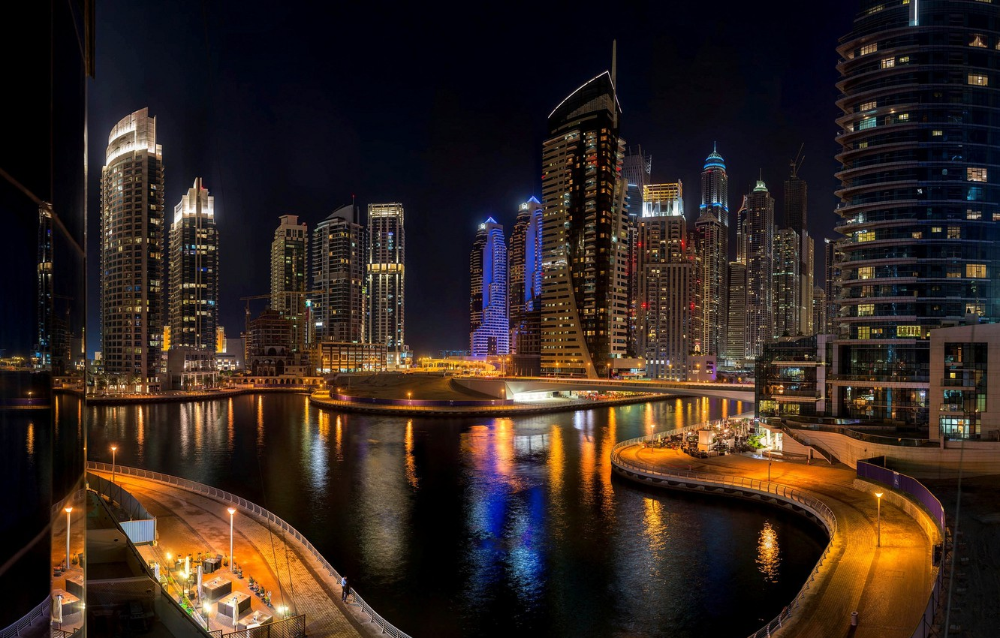 Красота города фото Обои дорога, море, ночь, мост, город, здания, небоскребы, Дубай, Dubai, высотки,