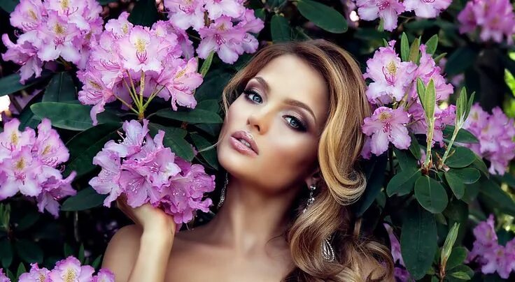 Красота и стиль фото Kobieta, makijaż, kwiaty Beauty people, Beauty hacks video, Beauty videos