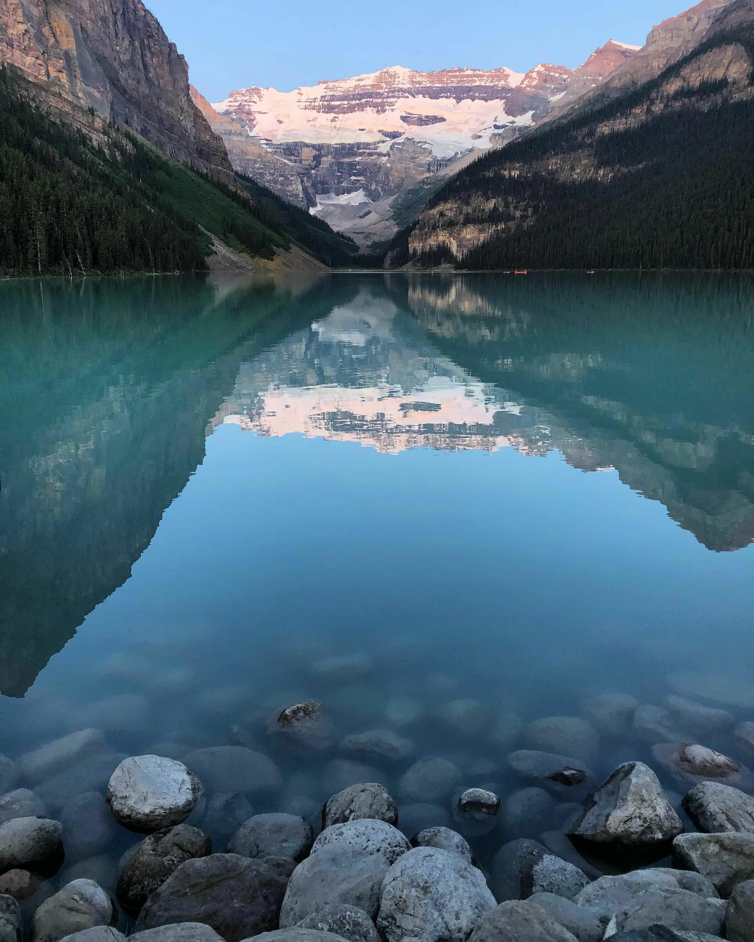 Красота озер фото Lake Louise Banff NP (OC) (2000x3000) @alwayslocalphotos #Music #IndieArtist #Ch