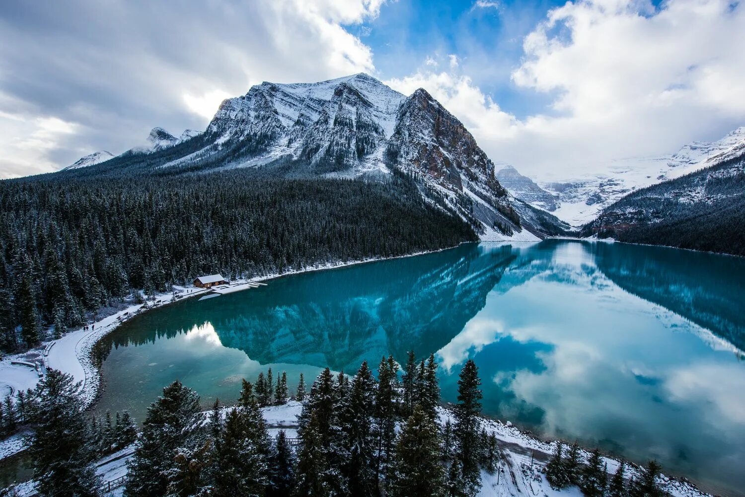Красота озер фото Lake Louise - Erik McRitchie on Fstoppers Nature, Most beautiful places, Places 
