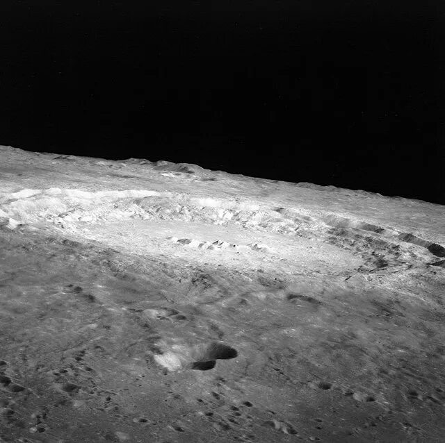 Кратер коперник на луне фото File:Copernicus crater AS12-52-7739.jpg - Wikipedia