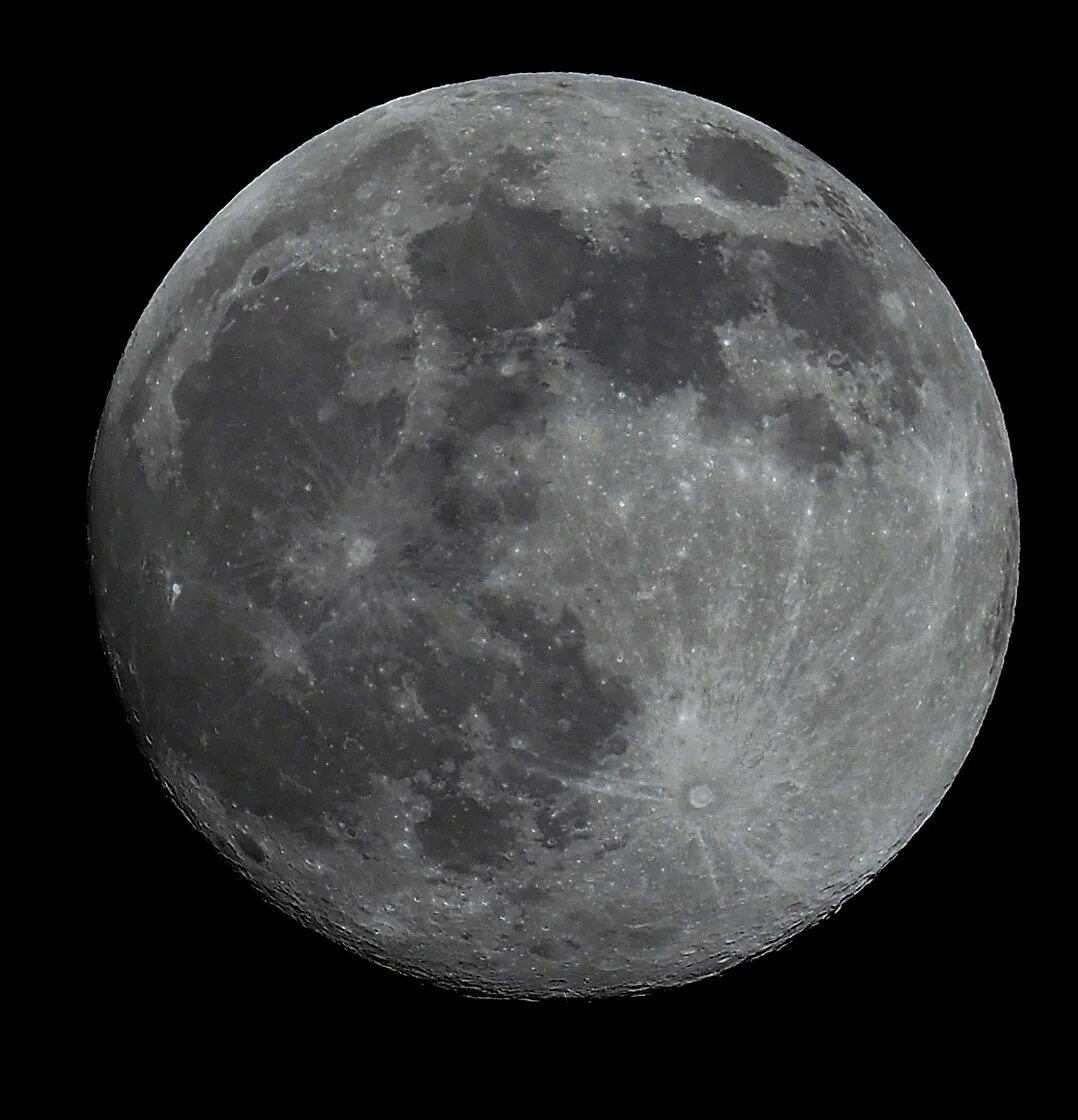 Кратер тихо на луне фото Full moon with two different lenses...: Micro Four Thirds Talk Forum: Digital Ph