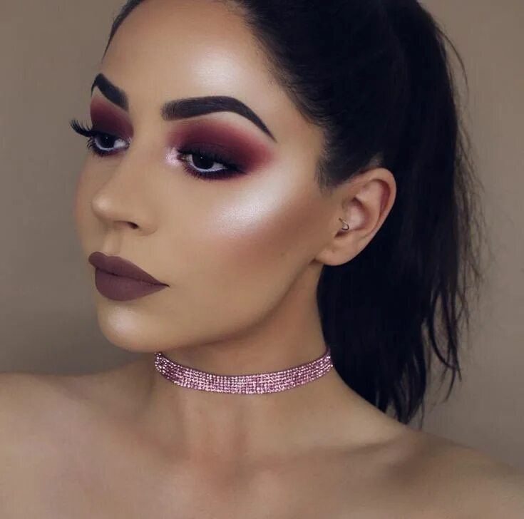 Кратко макияж Pin on makeup Maroon eye makeup, Glowing makeup, Eye makeup