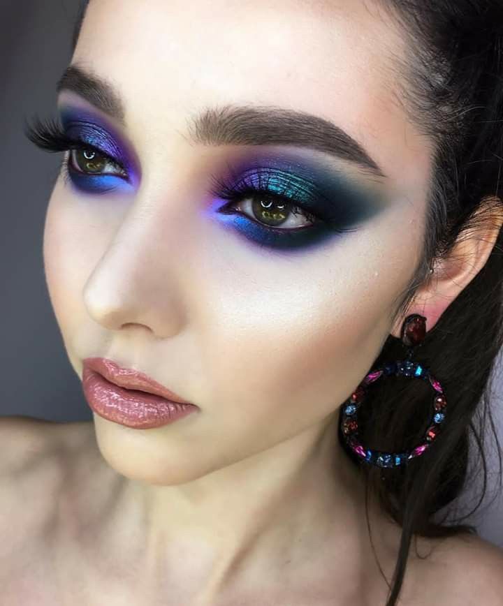 Кратко макияж Pin by Nika Waata-sadaraka on makeup Smokey eye makeup, Dark smokey eye makeup, 