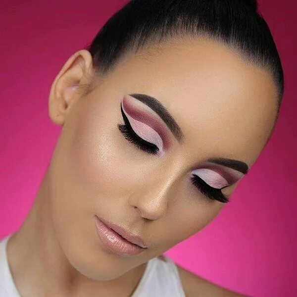 Кратко макияж If you want your make-up look flawless on your face you have to nurture your ski