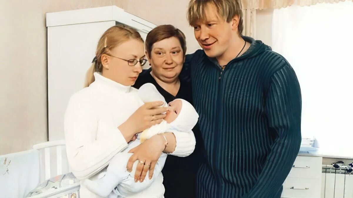 Кравченко алексей биография семья дети фото Простить, думаю, не смогла". Алексей Кравченко о том, как оставил беременную пер
