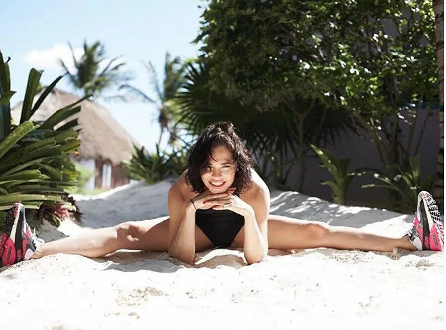 Кравец фото максим Conoces a Nina Kraviz? Esta joven rusa está considerada la mejor DJ de 2017 - Ru