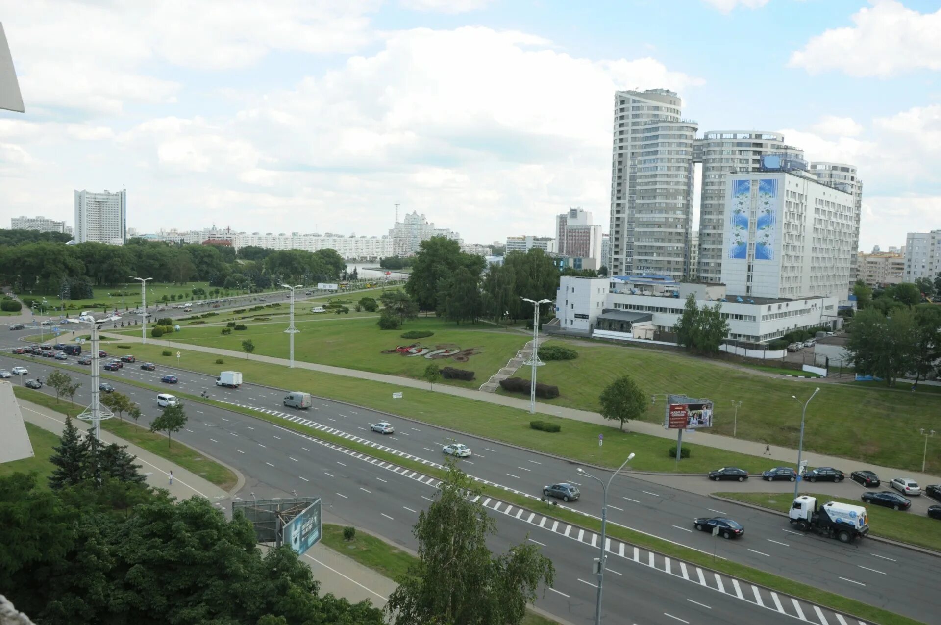 Кравира просп победителей 45 минск фото Квартира на сутки в Минске Победителей пр. 39 (Заславская) 85 на сутки