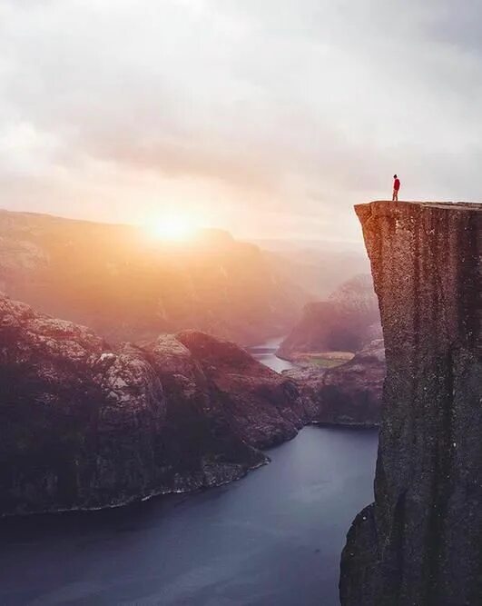 Край пропасти фото 13 landscape and portrait photos that embrace Instagram's latest update Norway, 