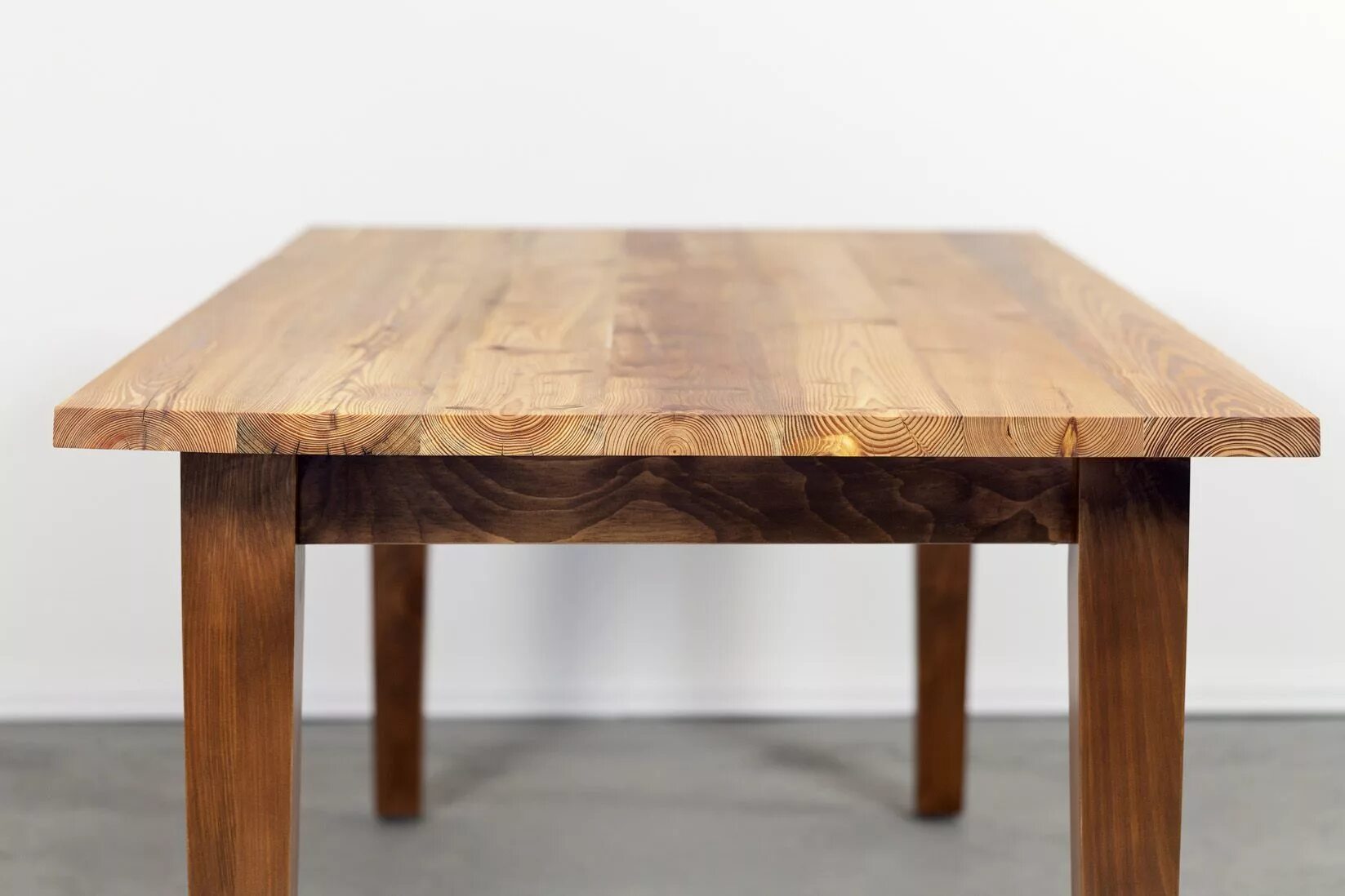 Край стола фото Reclaimed farm table made with wood salvaged from factory in Charlestown, Boston