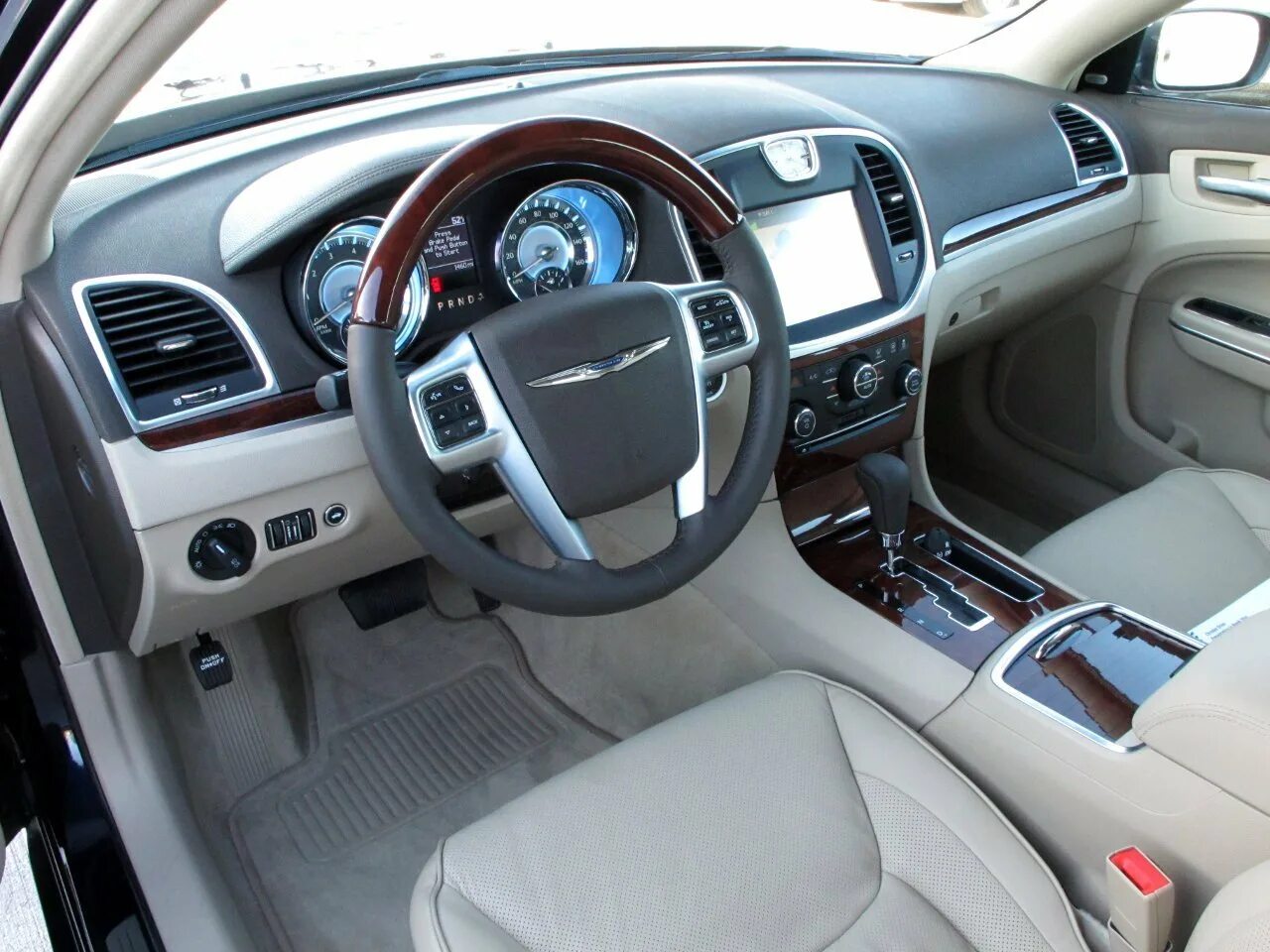 Крайслер фото салона Chrysler 300C I 2004 - 2011 Sedan :: OUTSTANDING CARS