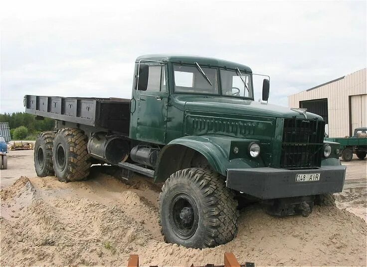 Краз с деревянной кабиной фото Легендарные автомобили СССР - Фото OK.RU Trucks, Monster trucks, Vehicles