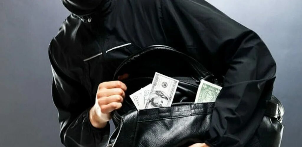Кража денег фото На Кубани подрядчик украл более 5 млн рублей при капремонте школьной крыши - Экс