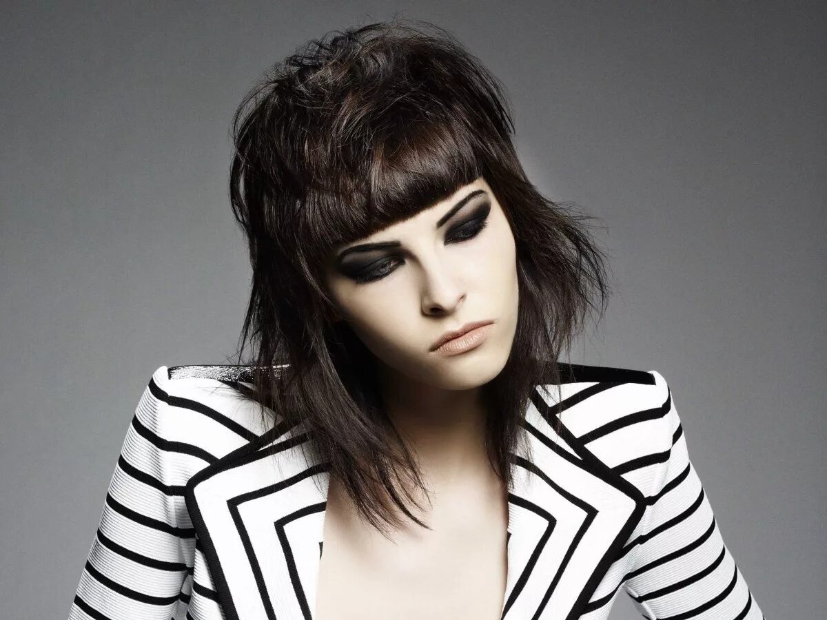 Креативная челка на средние волосы фото Modern hairstyles for short, medium long and mixed-length hair