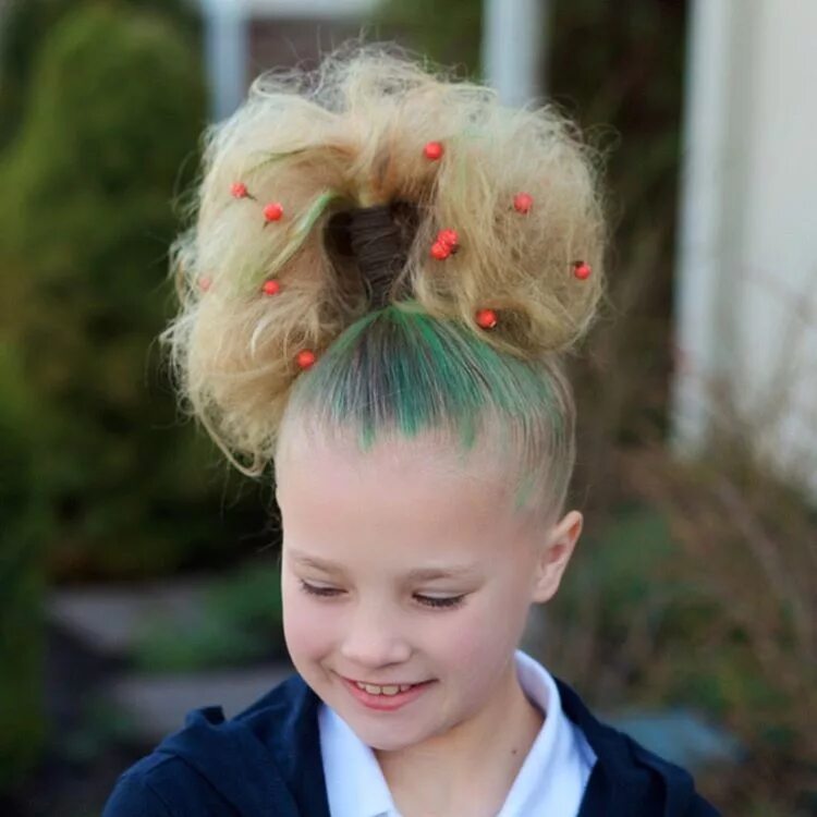 Креативная прическа для девочки jehat hair - Crazy Hair Day at School! Hallie wanted an apple... Crazy hair day 