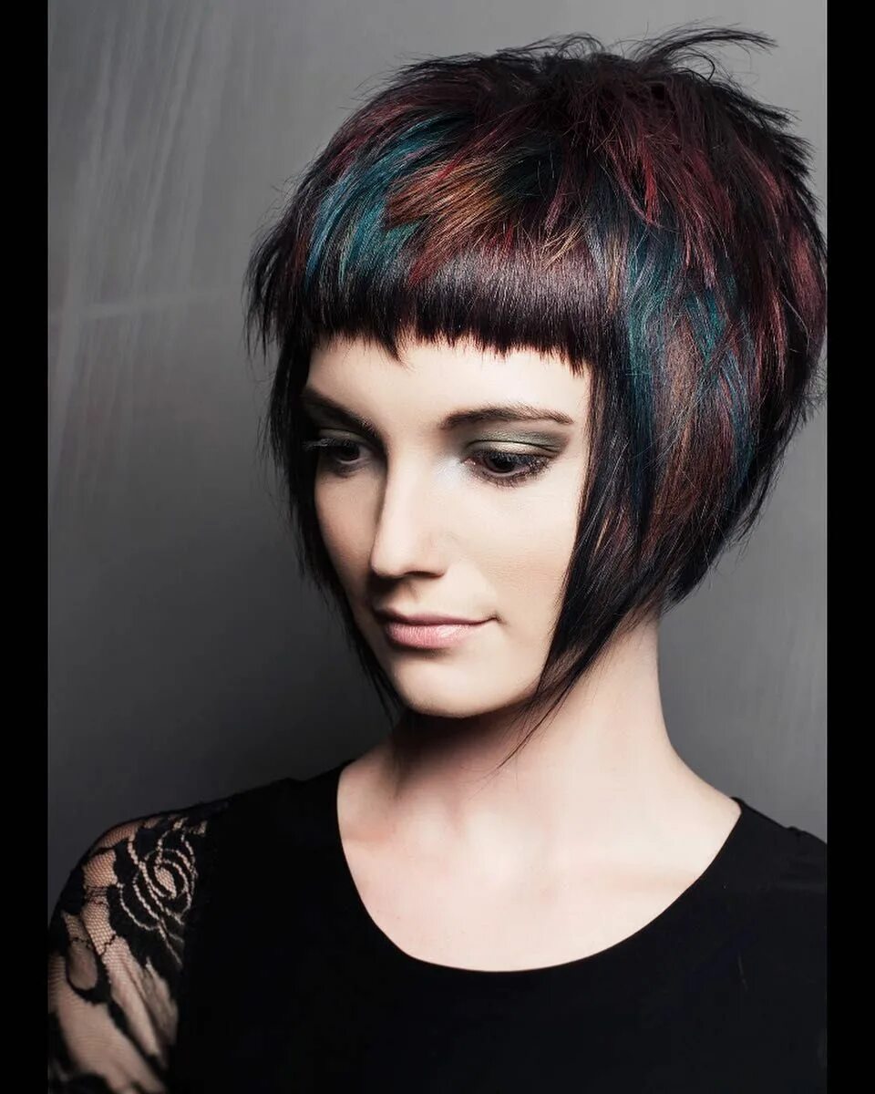 Креативная стрижка челки фото Nickeducation.com/Nick Berardi on Instagram: "Demo model shot at event at Bellus