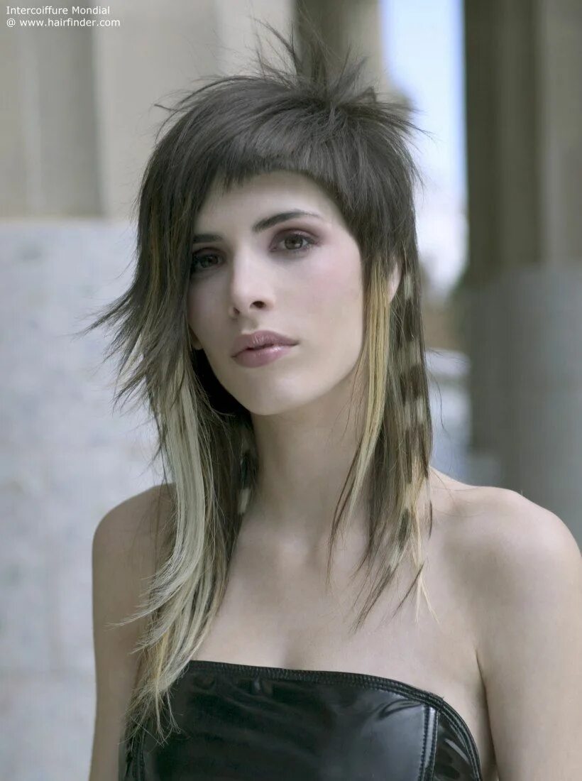Креативная стрижка длинные волосы женская "star effect crown hairstyle that is bold and rebellious. The hair is spiked tow