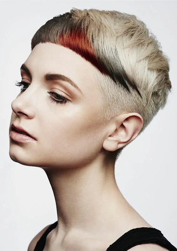Креативная стрижка женская Pin on perfil completo. Editorial hair, Funky hairstyles, Hair colorist