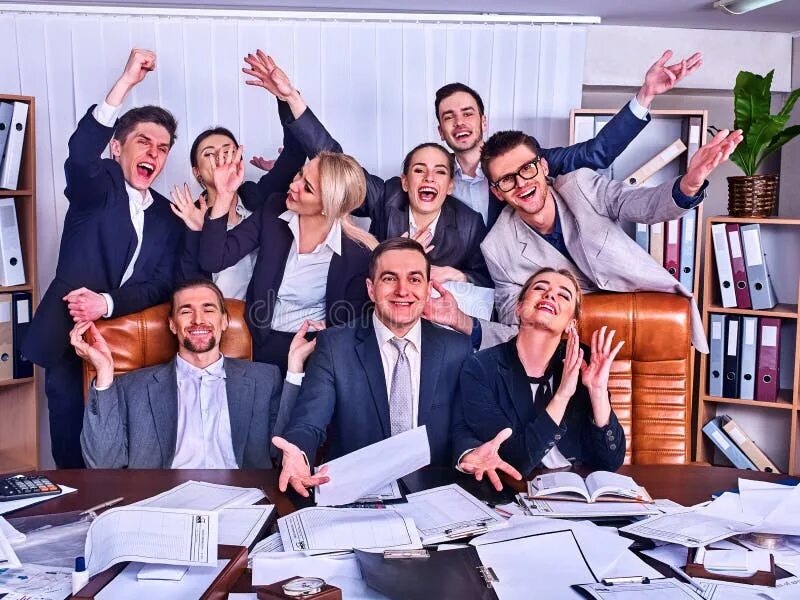 Креативное фото коллектива на работе Business People Office Life of Team People are Happy with Hand Up . Stock Image 