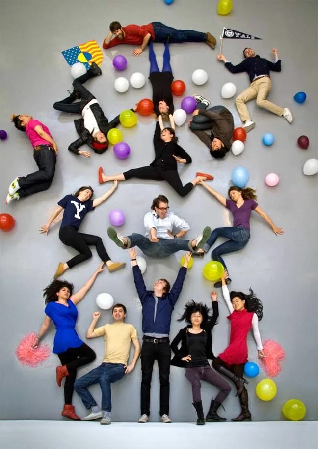 Креативное фото коллектива на работе Inspiratie foto's Yearbook, Photo grouping, Yearbook photos