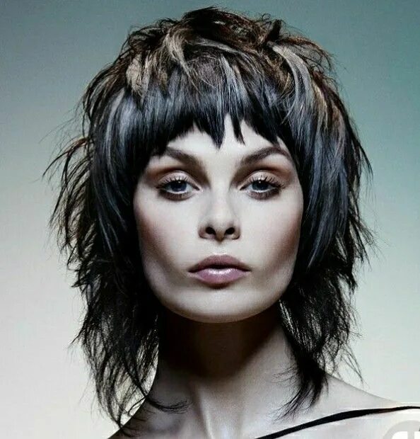 Креативные челки на короткие волосы фото Pin by Trilussa Marzocchi on Parrucchiera Trilussa 2 Edgy hair, Medium hair styl