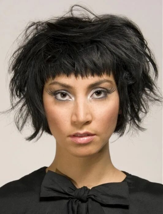 Креативные челки на короткие волосы фото Choppy bob with fringe. Long bob haircuts, Thin hair short haircuts, Bob hairsty