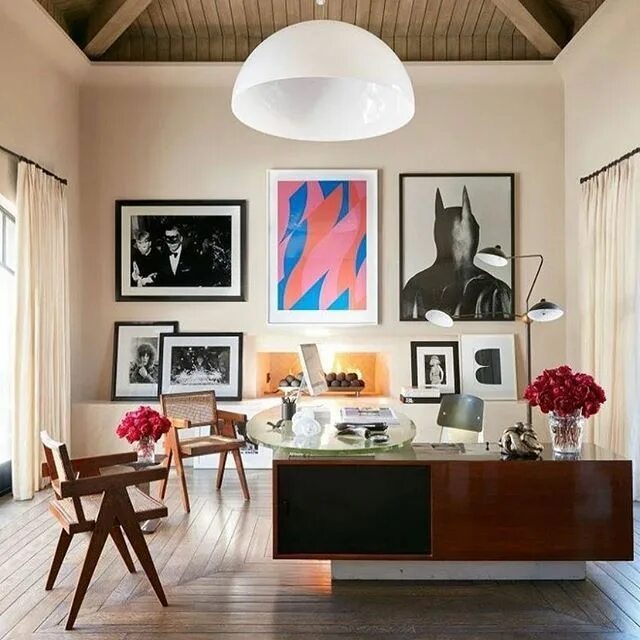 Креативные дизайнеры интерьера Batman on the gallery wall #interiordesign #homedecor #gallerywall Интерьер офис