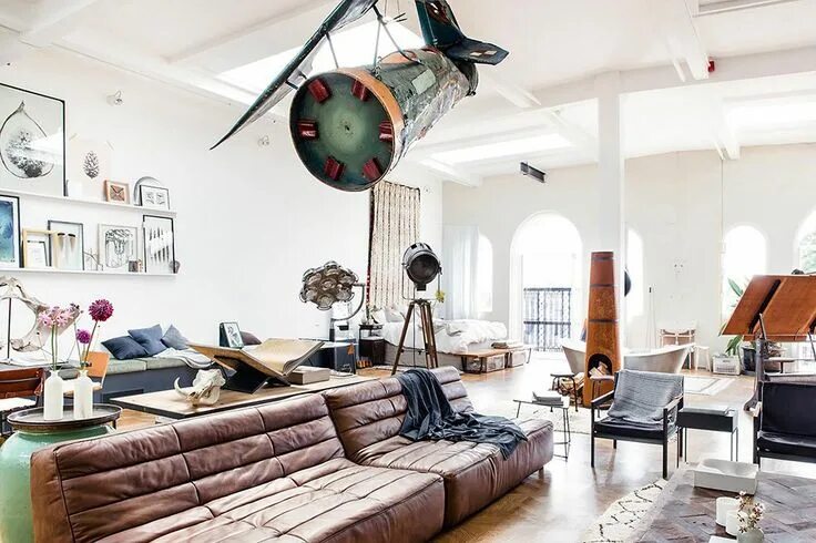 Креативные дизайнеры интерьера The Loft - Conceptual Pop-up Store by The Playing Circle Living room loft, House
