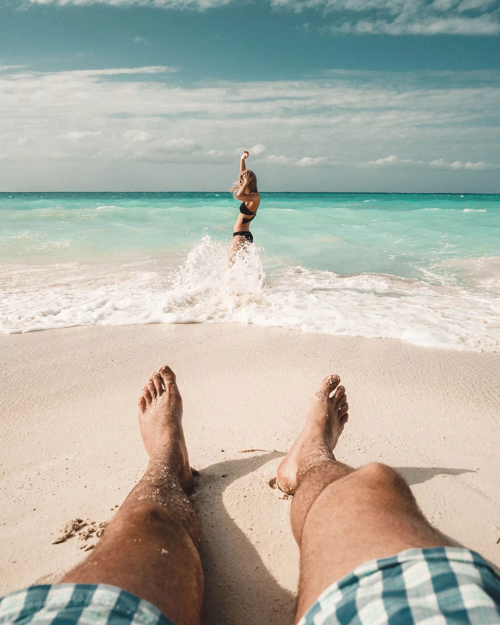 Креативные фото моря The Complete Nassau, Bahamas Travel Guide - Find Us Lost Beach photography poses
