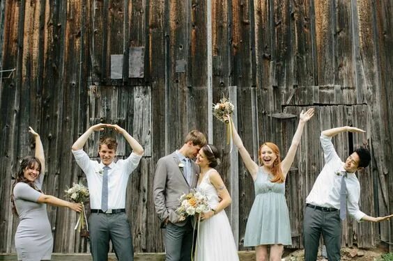 Креативные фото на свадьбу Creative Photography Idea Bridal party poses, Wedding photography poses, Wedding
