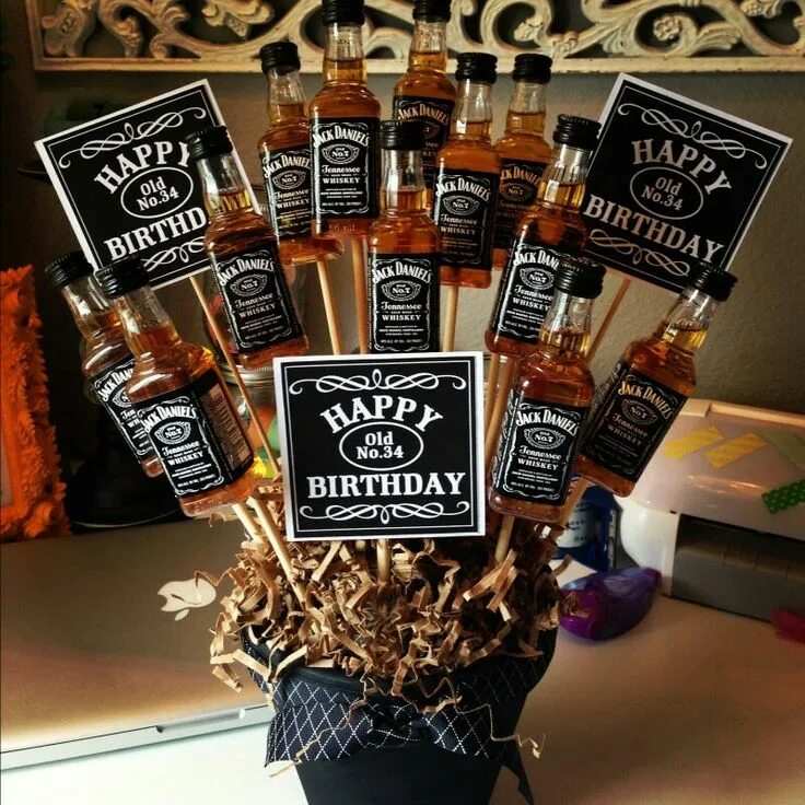 Креативные фото с днем рождения мужчине Pin by Carmen Wilson on Relationship Stuff Booze bouquet, Jack daniels gifts, Ma