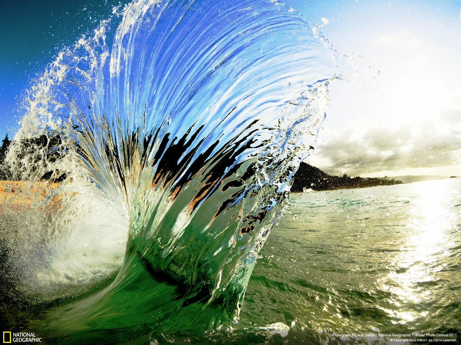 Креативные фото воды My wallpaper - A wave in Hawaii from National Geographic Nature photography, Nat