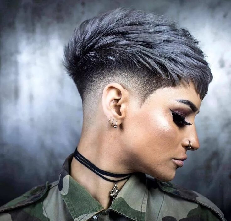 Креативные короткие стрижки для женщин Image may contain: 2 people, closeup Super short hair, Short hair undercut, Hair