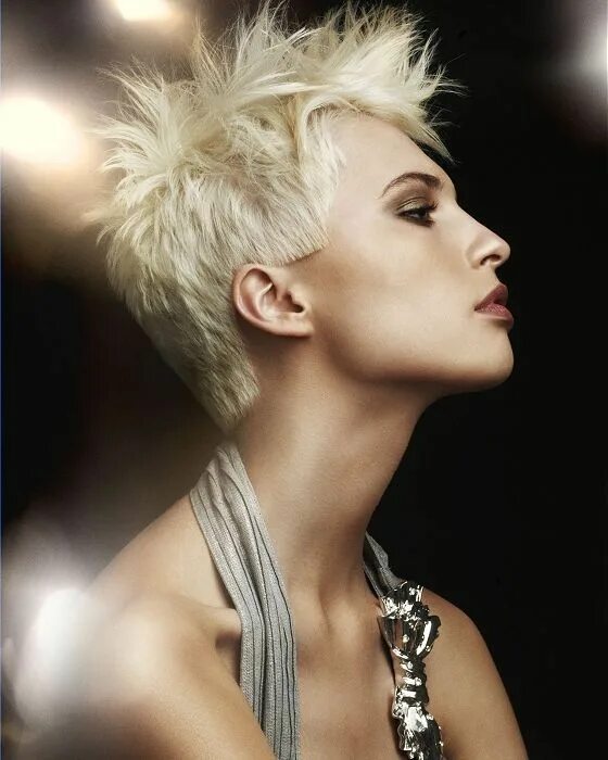 Креативные прически короткие волосы 2010 Chic Mohawk Hair Styles Short blonde hair, Short hair styles, Short spiky h