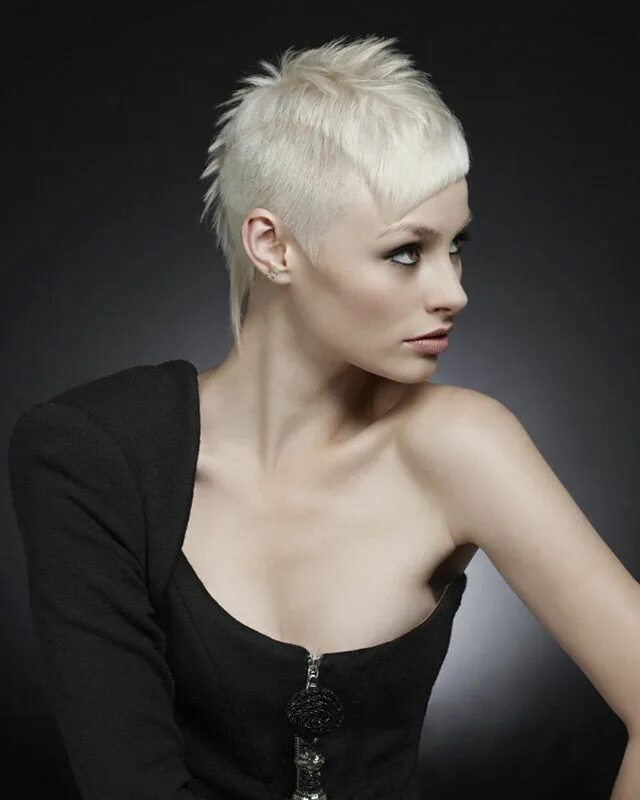 Креативные прически короткие волосы Short Hair Gallery Rush Hair & Beauty Book Now Hairstyle gallery, Edgy hair, Hai