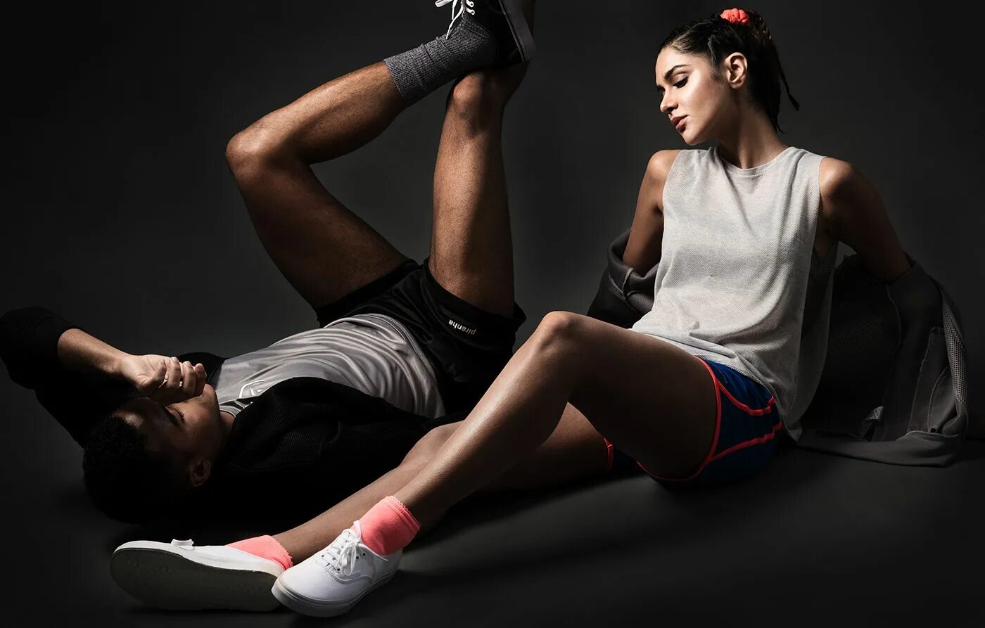 Креативные спортивные фото Piranha Campaign A on Behance Sportswear fashion, Model poses, Activewear brands