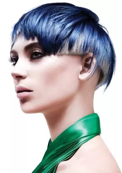 Креативные стрижки волосы женские Matt Clements_The ASSEMBLY_01 Short hair cuts for women, Hair cuts, Blue hair