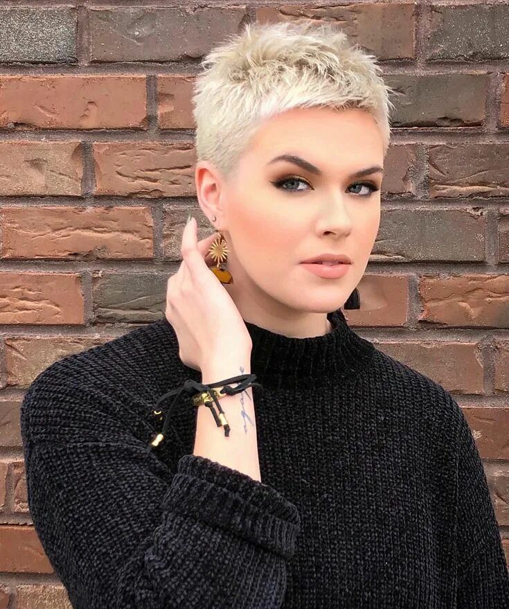 Креативные стрижки женские 2024 на короткие Happy Friday loves! I hope y’all have had a blessed week and are ready for some 