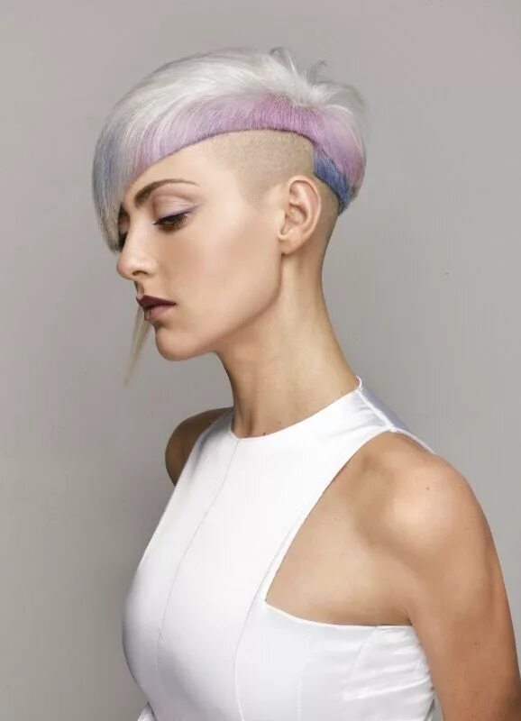 Креативные стрижки женские на средние волосы 2024 Representante Uruguay #Wella #TRENDVISION2015 Kort hår, Frisyrer, Hår kort